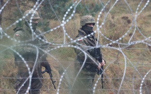 Pologne : la tension monte à la frontière entre la police et des centaines de migrants