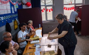 Les résultats préliminaires montrent qu'Erdogan perd la majorité lors des élections très disputées en Turquie