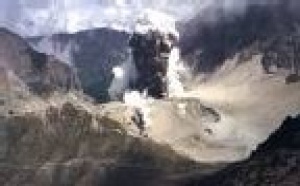 Ile de Java: Un volcan indonésien est entré en éruption