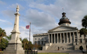Columbia: le Klu Klux Klan manifeste contre le retrait du drapeau confédéré