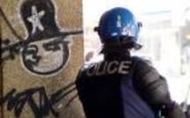 Un adolescent infiltre une équipe de policiers