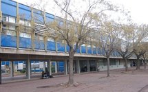 Un professeur tente de s'immoler par le feu