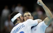 Les handballeurs français détruisent un plateau de l'equipe tv