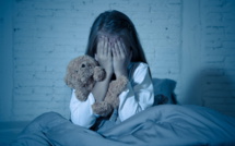 La France adopte une loi "historique" fixant l'âge du consentement sexuel à 15 ans