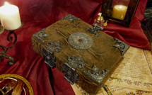 Marabout traditionnel expérimenté, le Voyant Médium Marabout OUMAR, à Tours, Saint-Cyr-sur-Loire, en Indre-et-Loire, Tel :06 30 46 97 71 - WhatsApp : 00224 625 244 934 - Rituel d'amour rapide 