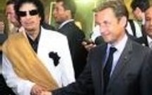 France de Sarkozy: Kadhafi lance un pavé dans la ''mare aux faux culs''