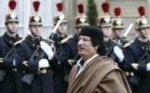 Dernier jour de visite en France pour Kadhafi