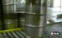 A la Une du jour: le pétrole 100 dollars le baril, L'once d'or à 860 USD et autres actus