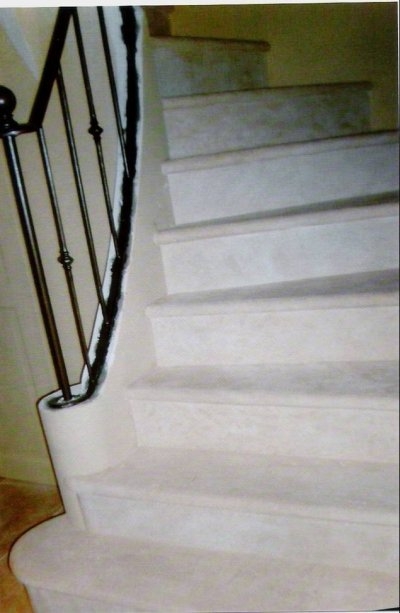 ESCALIER.JPG ESCALIER.JPG